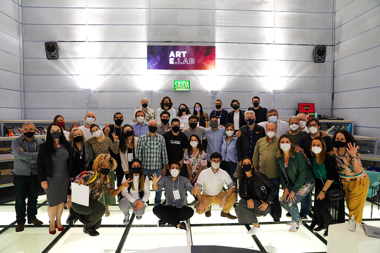 Eventos, estratégias de conteúdo e workshops customizados para lideranças em processos de transformação.